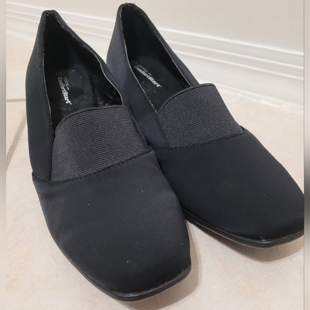 George with Comfort Start,  blue mules